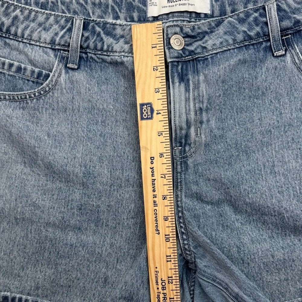 Hollister Classic Blue Denim Shorts size 18 or 34 low rise 5” baggy Jean short